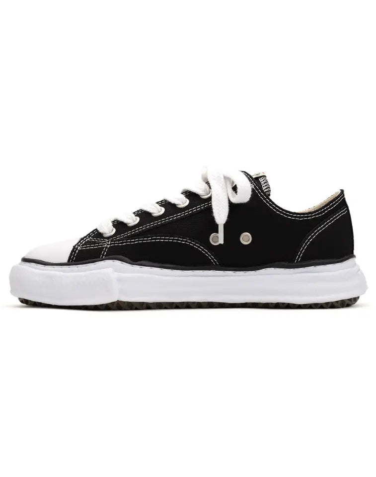 "OG Sole" Low-Top Sneaker Ceres Clothing